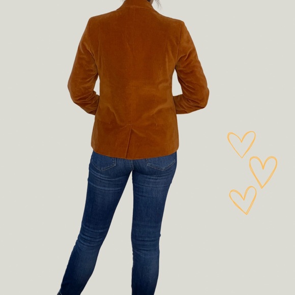 EUC - Gorgeus velvet blazer in tan colour - Size S - Picture 7 of 9